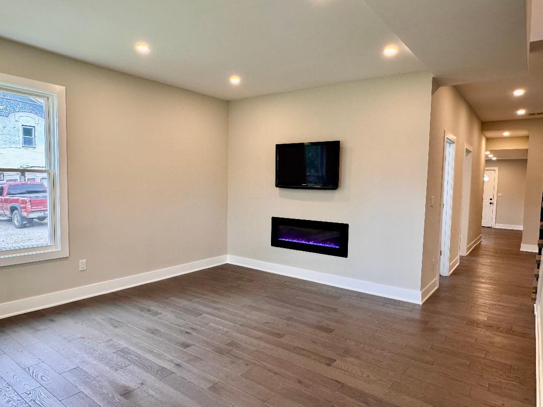 421 W South 1st Street