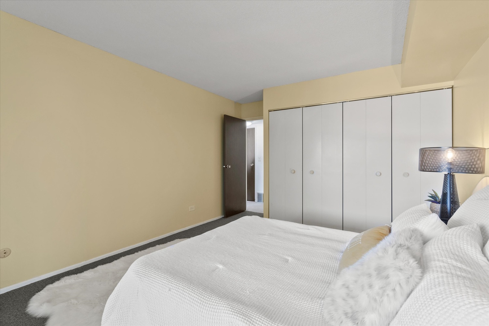 1265 N Sterling Avenue Unit: 201