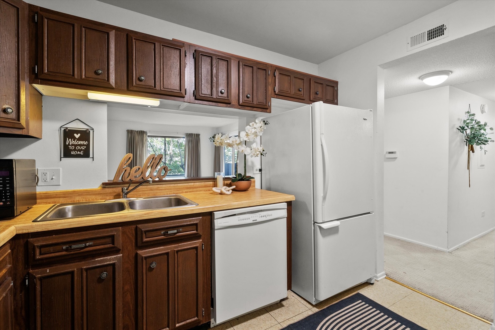 1265 N Sterling Avenue Unit: 201