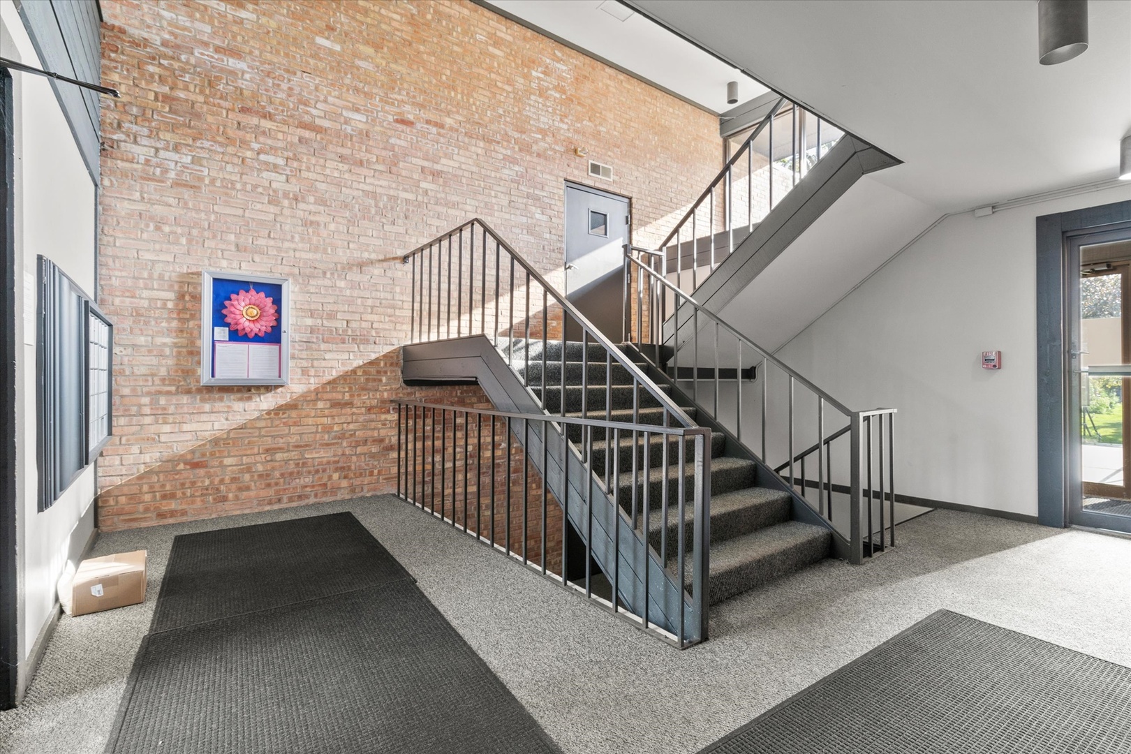 1265 N Sterling Avenue Unit: 201