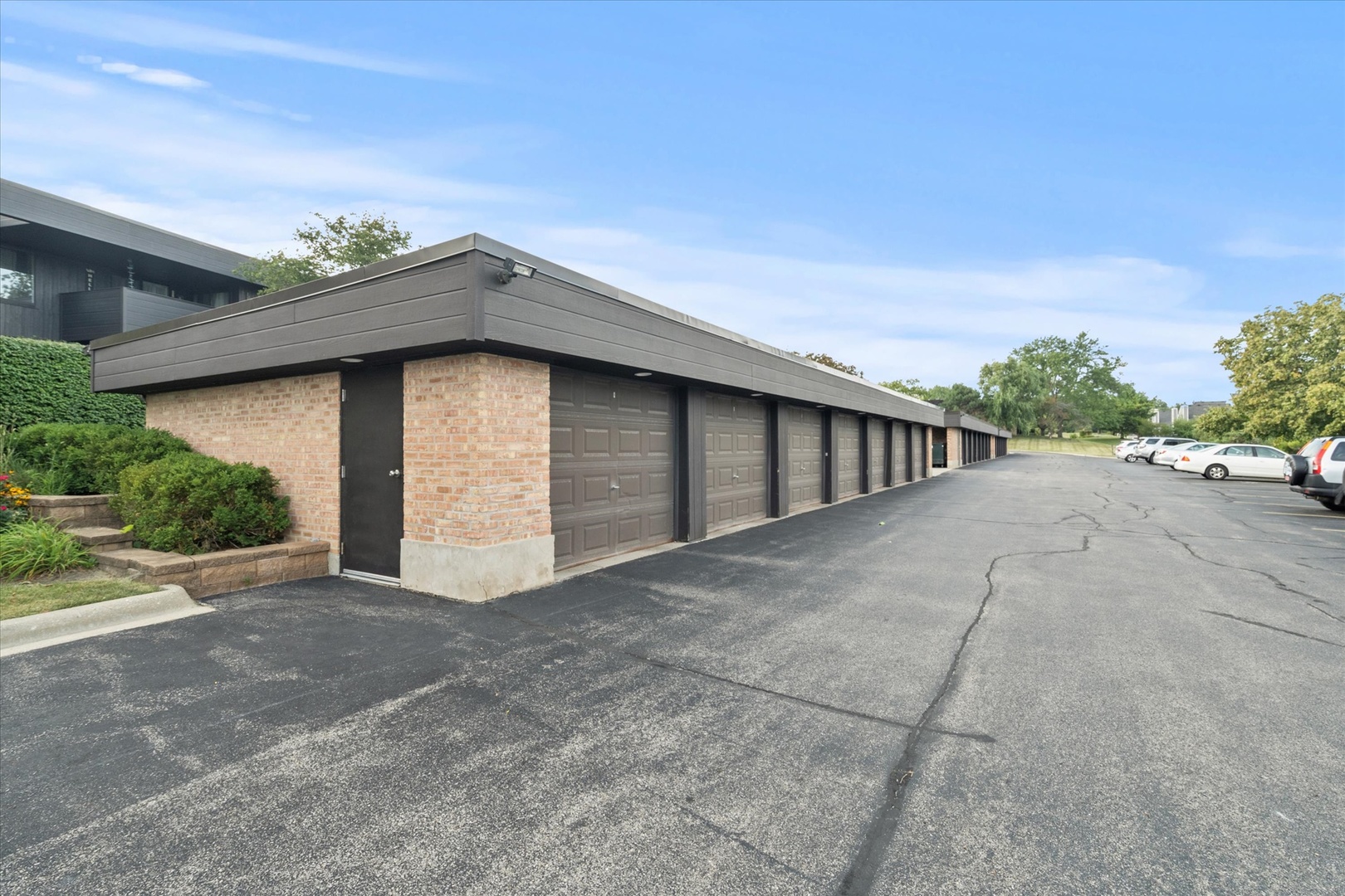 1265 N Sterling Avenue Unit: 201