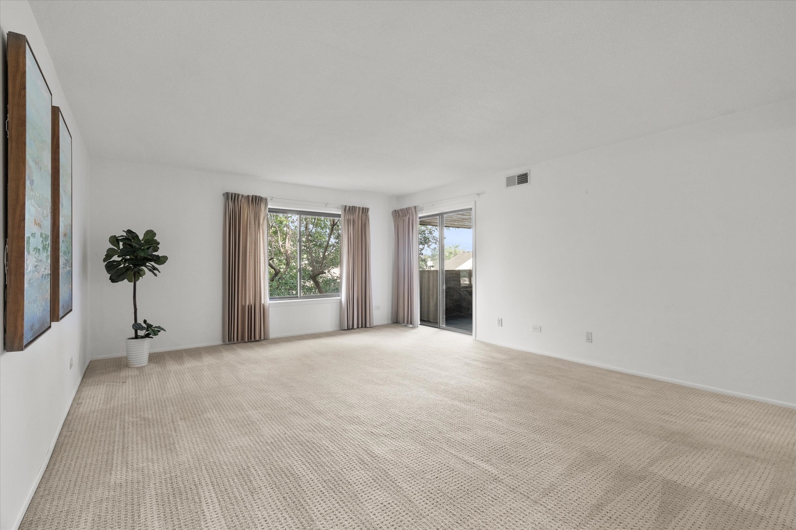 1265 N Sterling Avenue Unit: 201