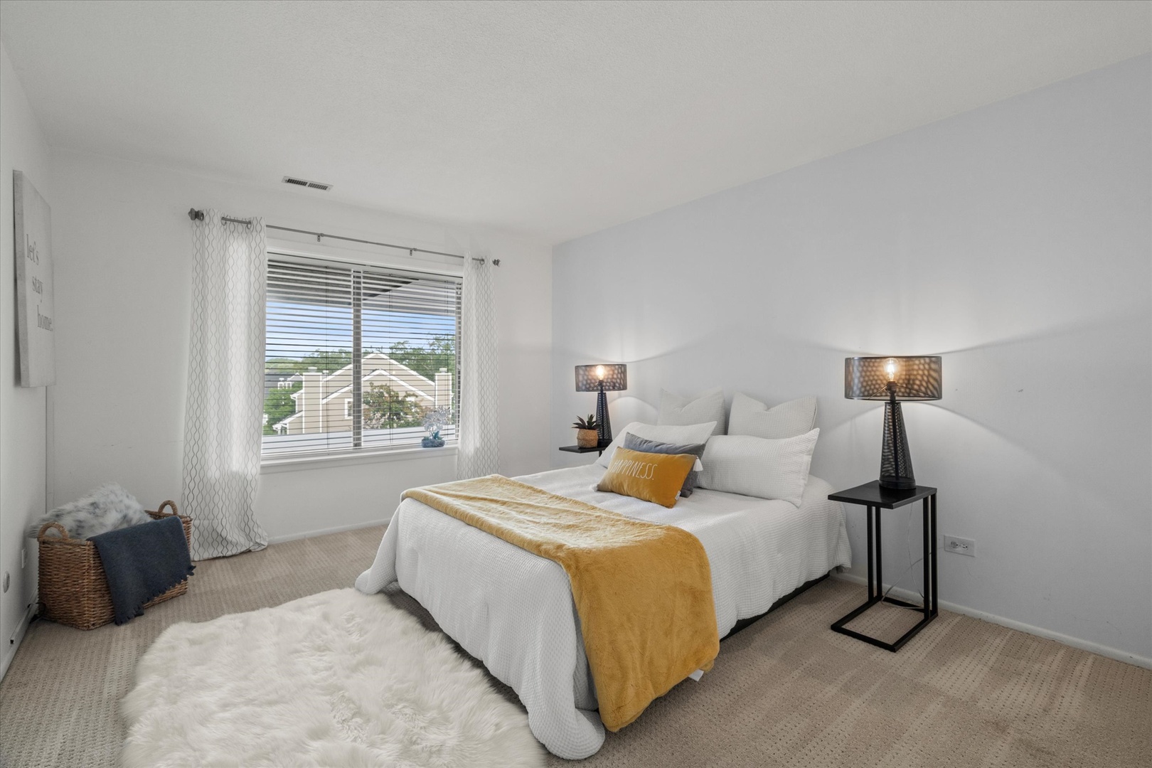 1265 N Sterling Avenue Unit: 201