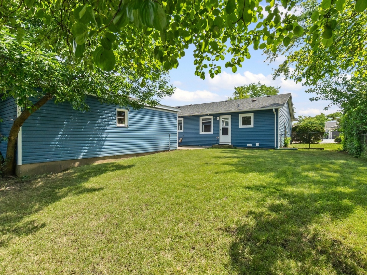 1124 LOVELL Court