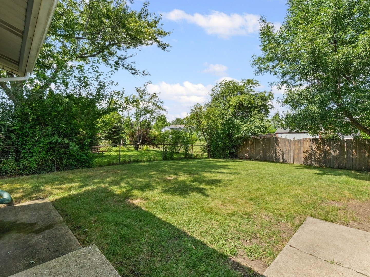 1124 LOVELL Court