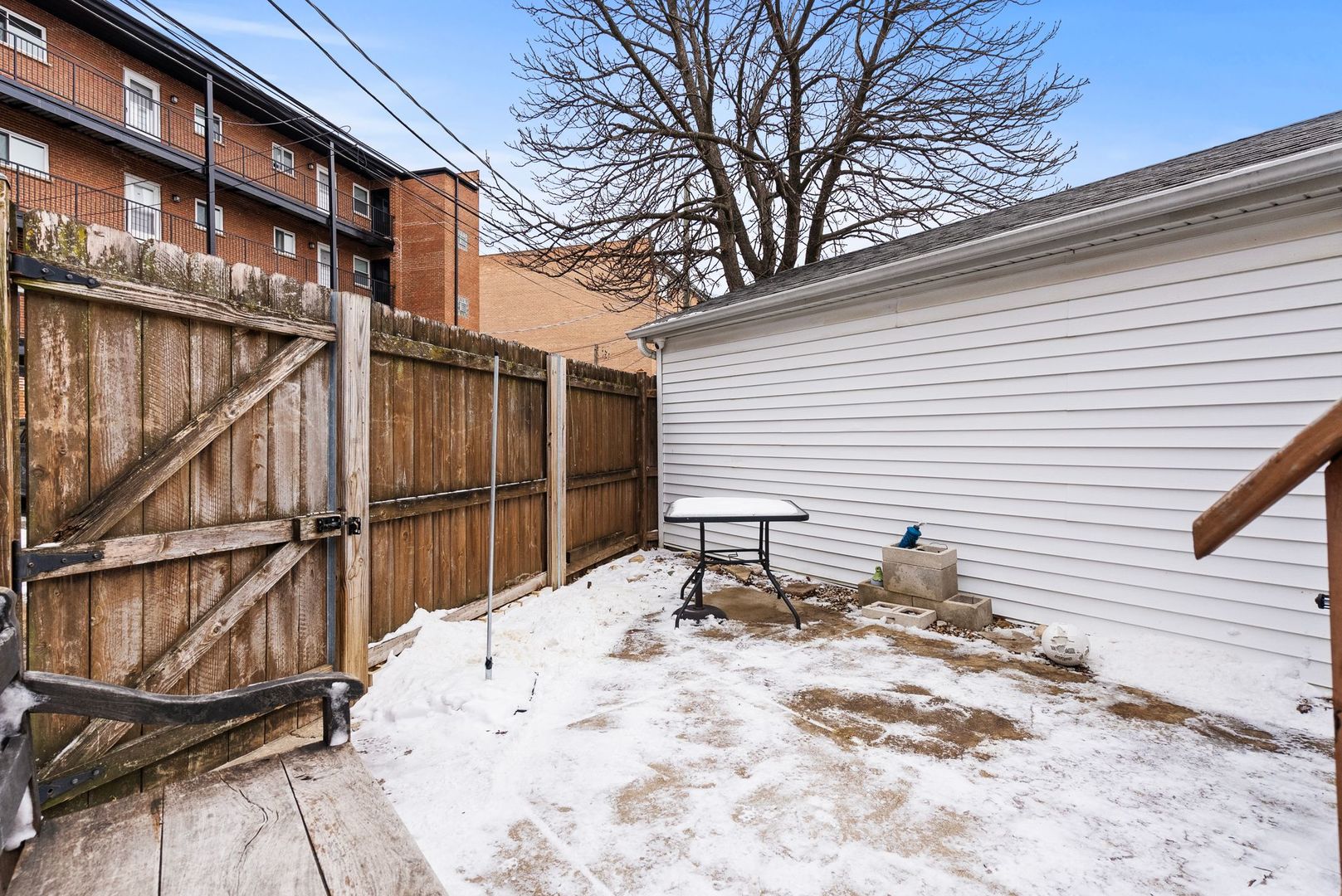 6332 N Mobile Avenue