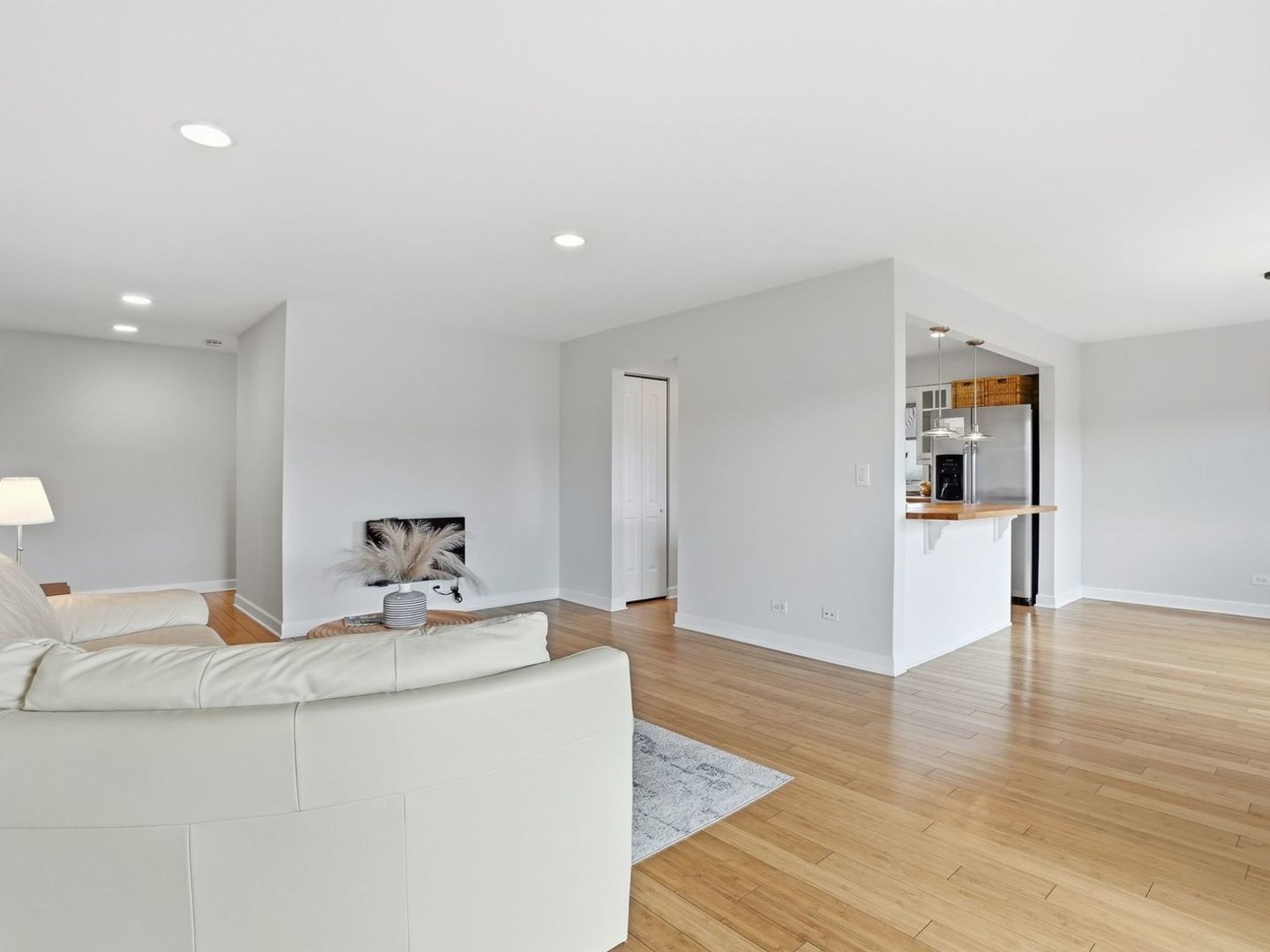 9332 Landings Lane Unit: 604