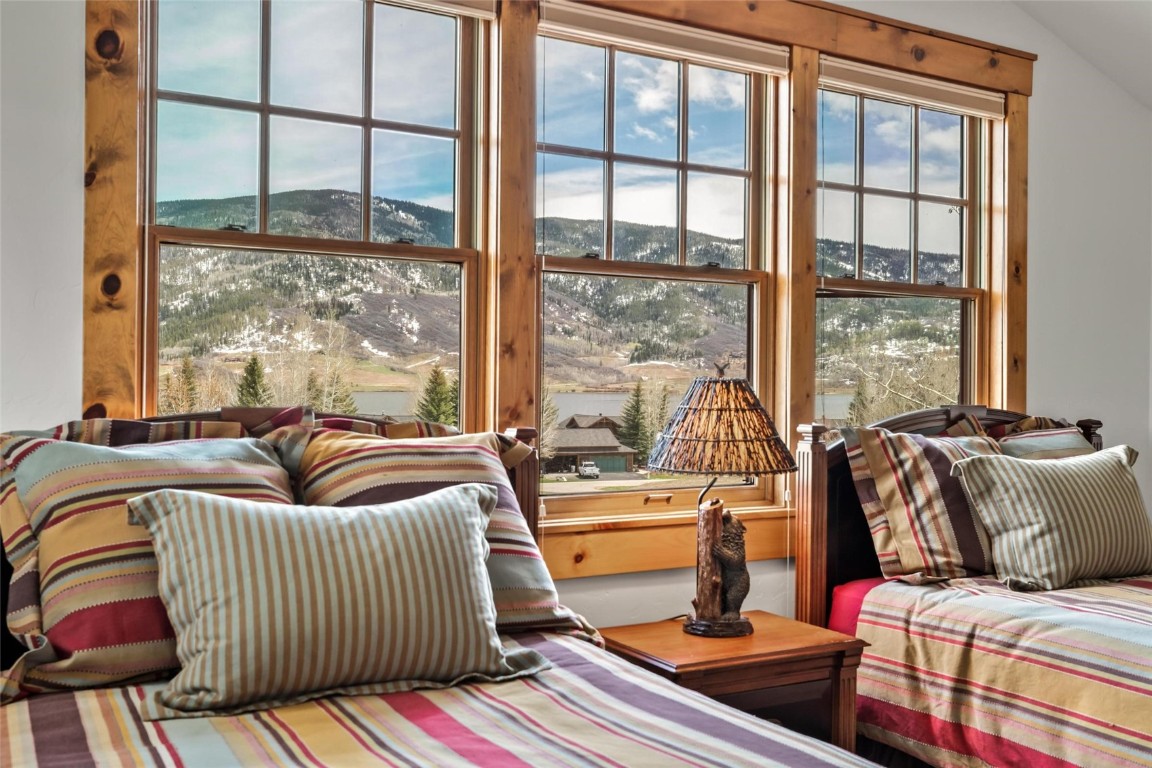 30435 Lakeshore TRAIL