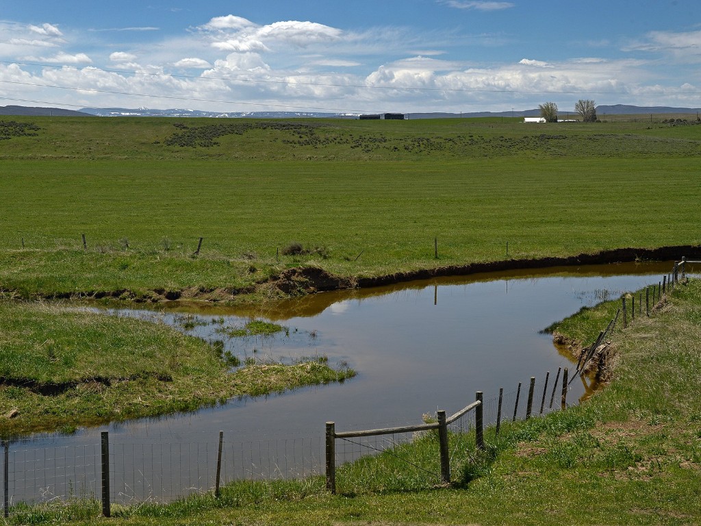 874 Dry Creek ROAD S