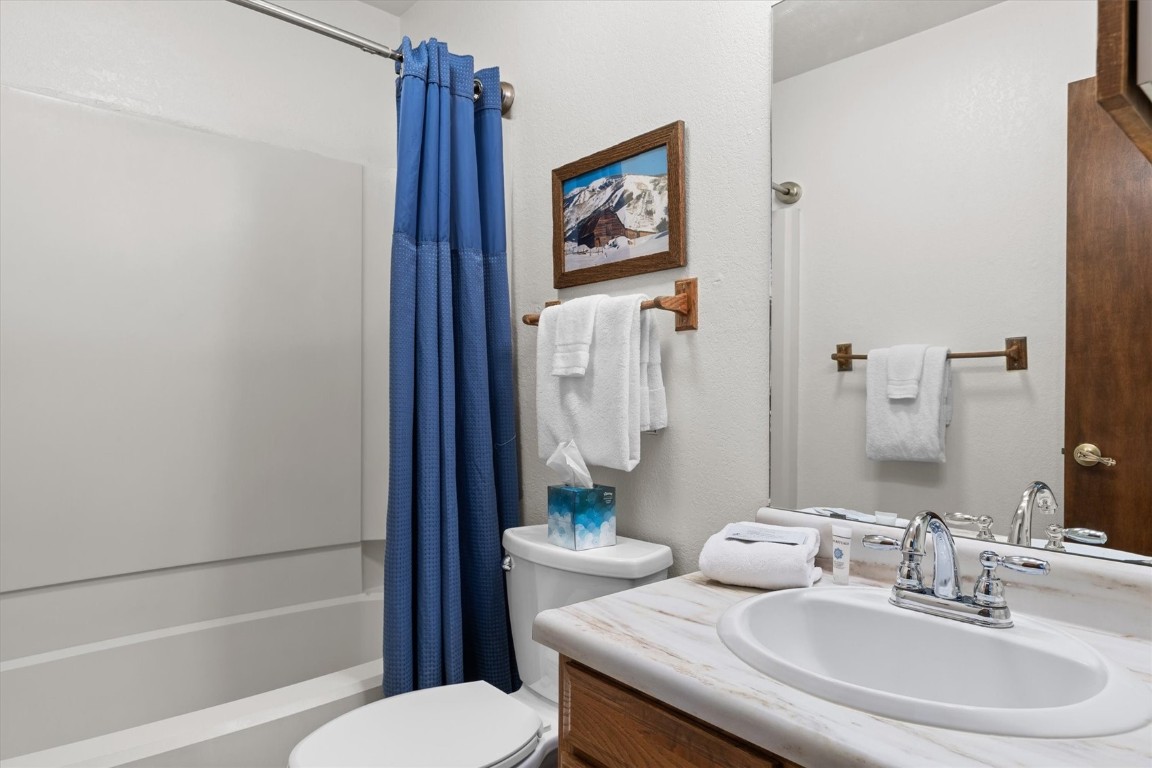 1525 Shadow Run Frontage 302