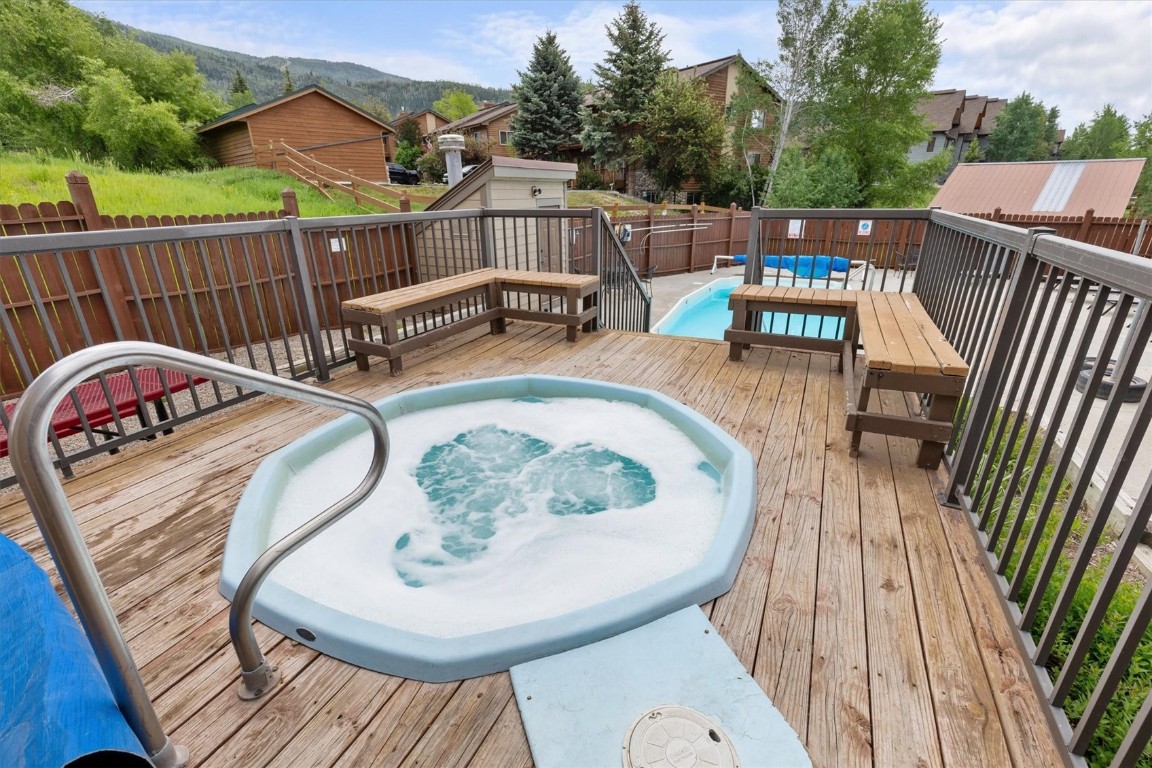 1525 Shadow Run Frontage 302