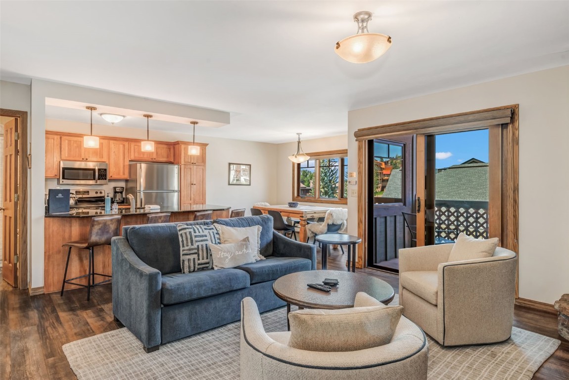 2305 Apres Ski WAY 221