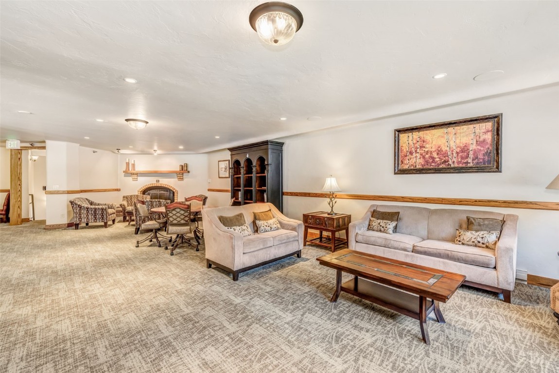 2305 Apres Ski WAY 221