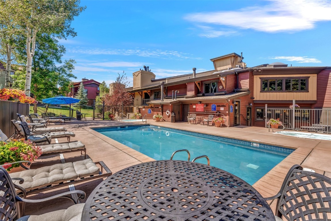 2305 Apres Ski WAY 221