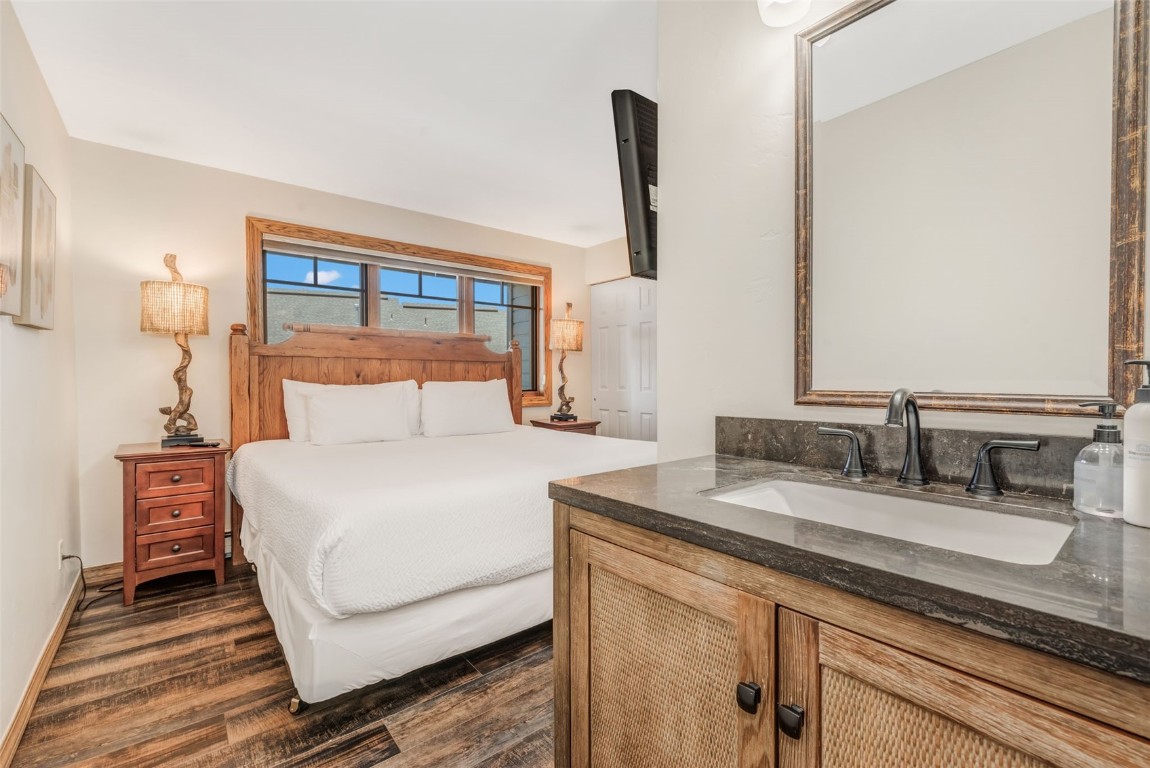 2305 Apres Ski WAY 221