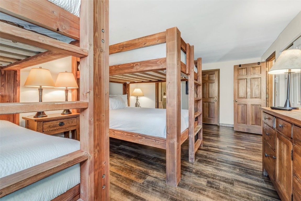 2305 Apres Ski WAY 221