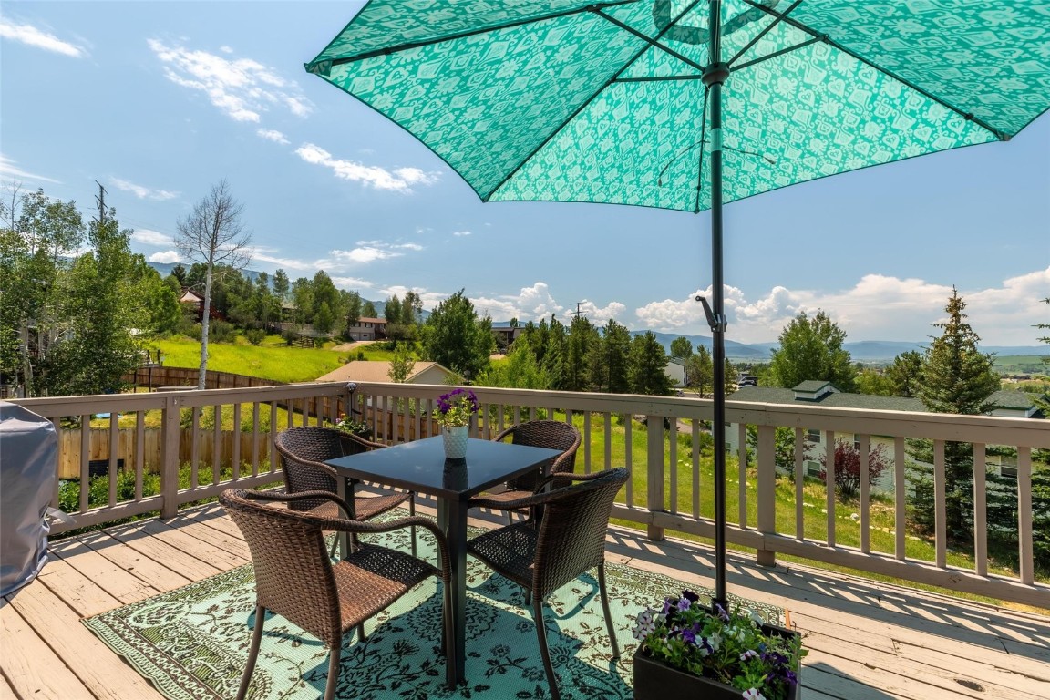 855 W Hillside COURT