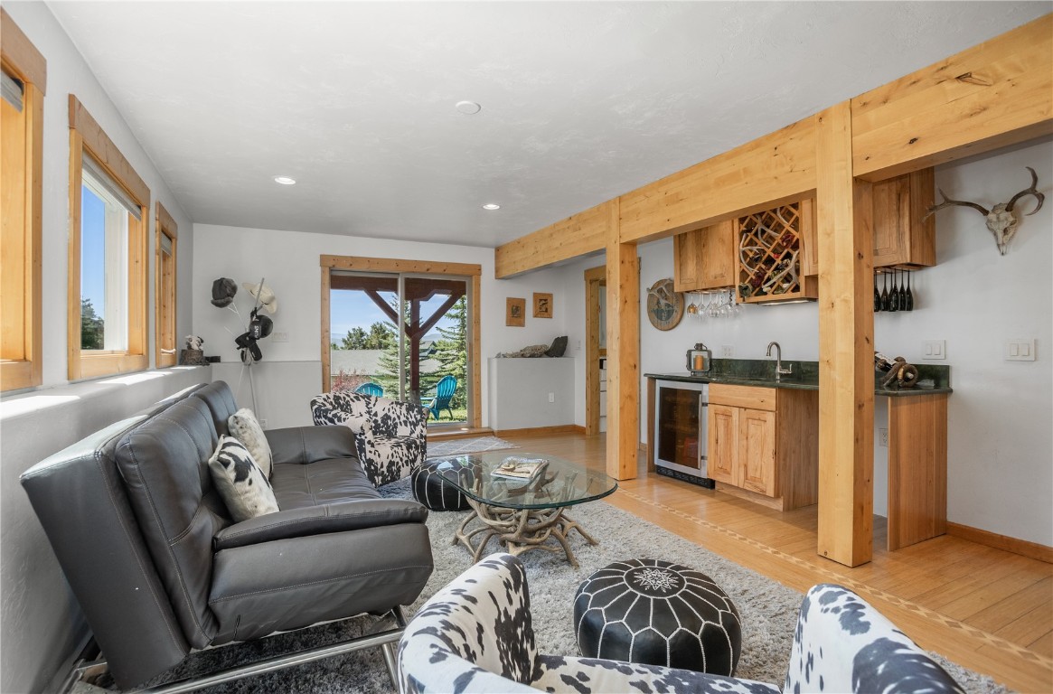 855 W Hillside COURT