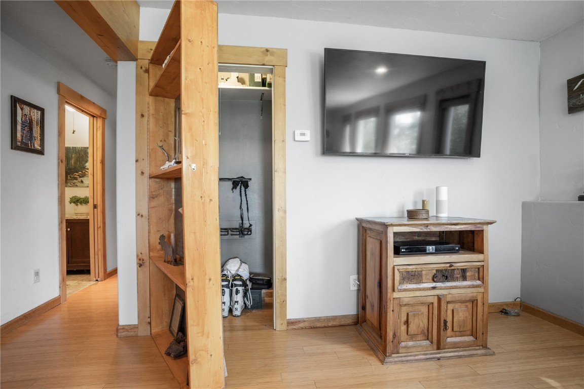 855 W Hillside COURT