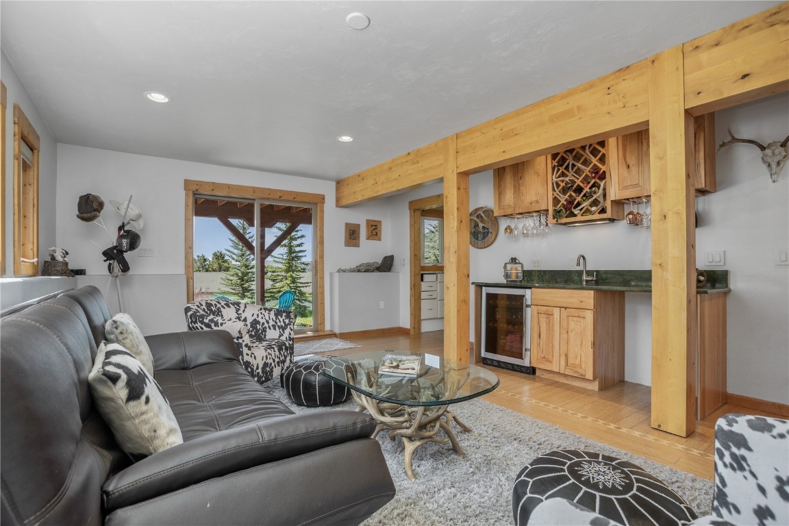 855 W Hillside COURT