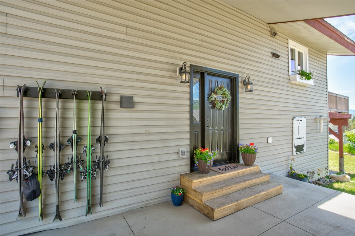 855 W Hillside COURT