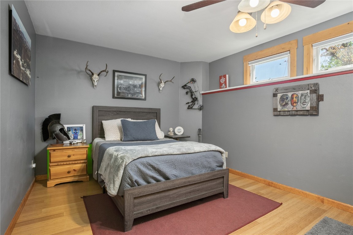 855 W Hillside COURT