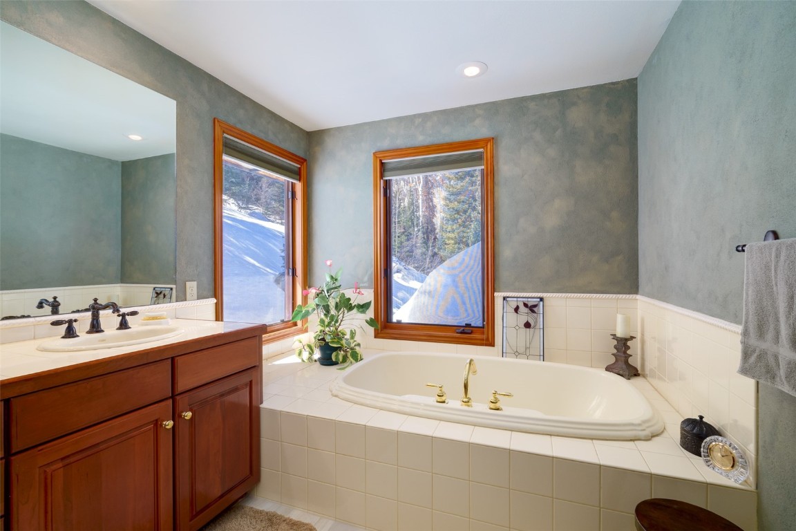 31055 Tree Top LANE