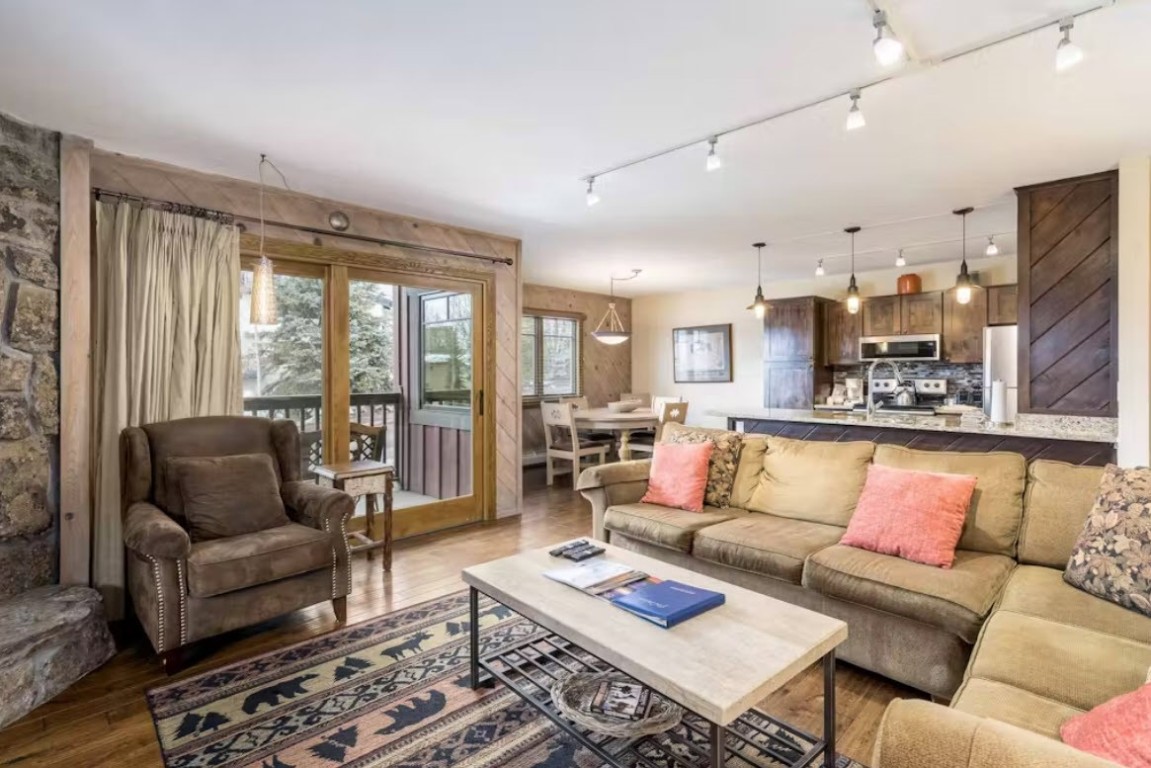 2335 Apres Ski WAY 117F