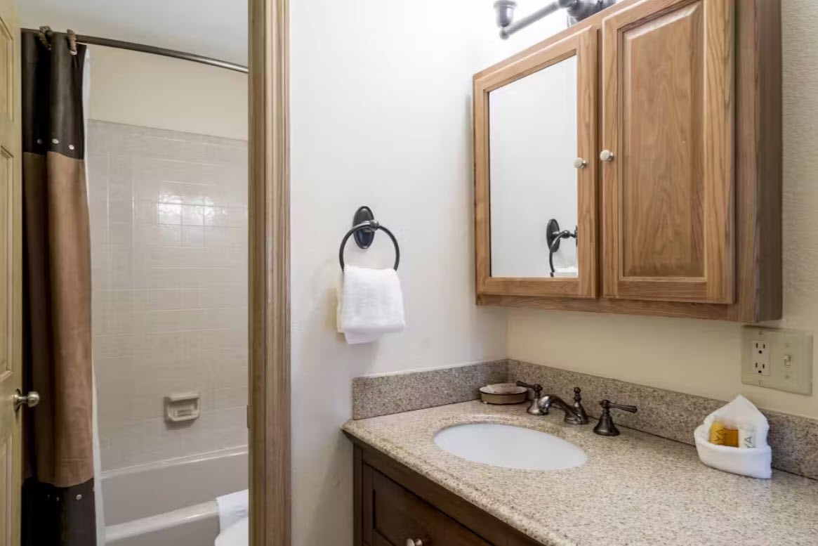 2335 Apres Ski WAY 117F