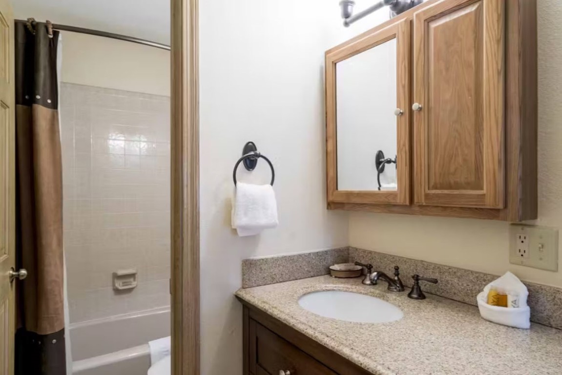 2335 Apres Ski WAY 117F