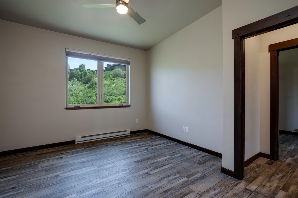 320 Fox Springs CIRCLE 302