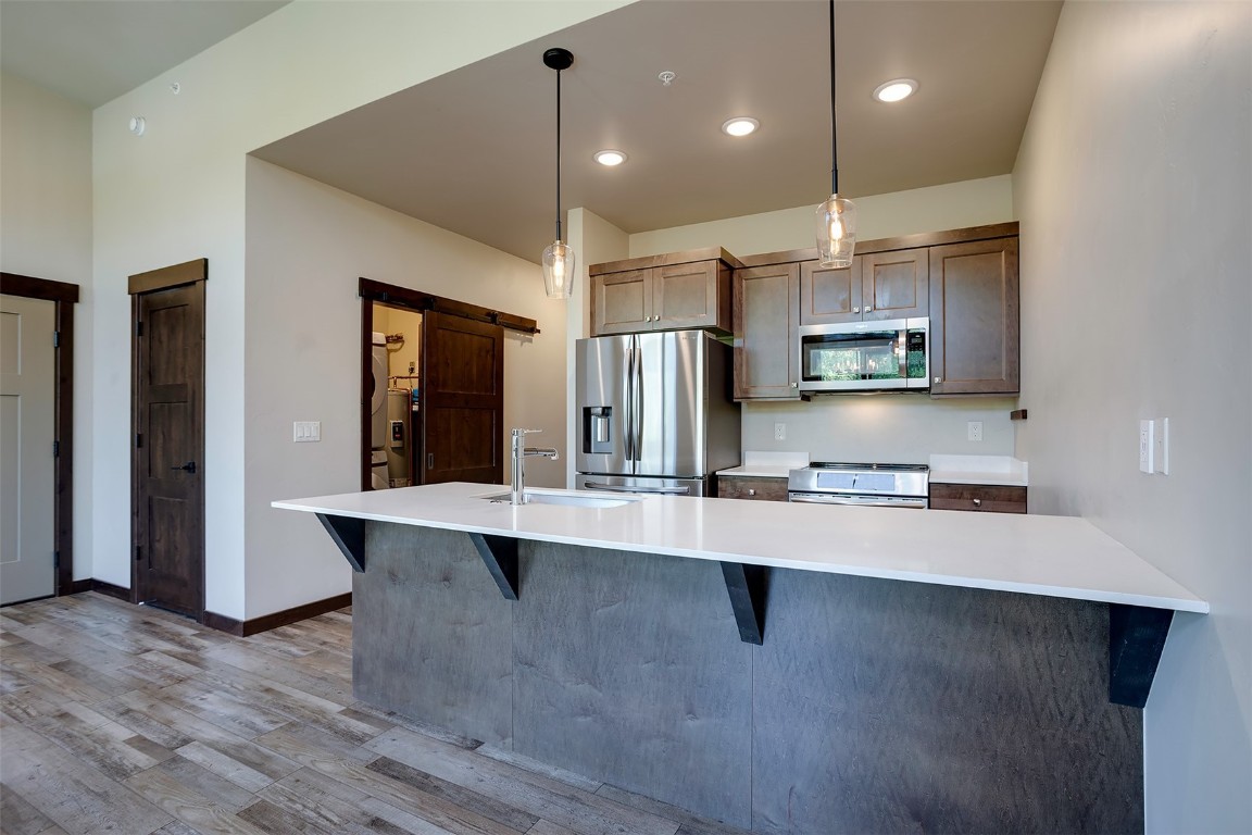 320 Fox Springs CIRCLE 302