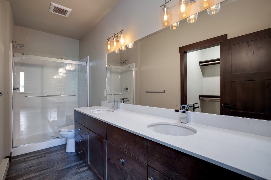 320 Fox Springs CIRCLE 302