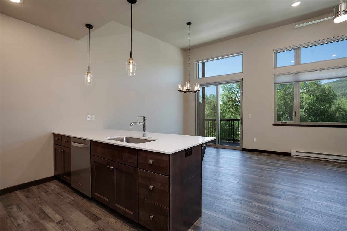 320 Fox Springs CIRCLE 302