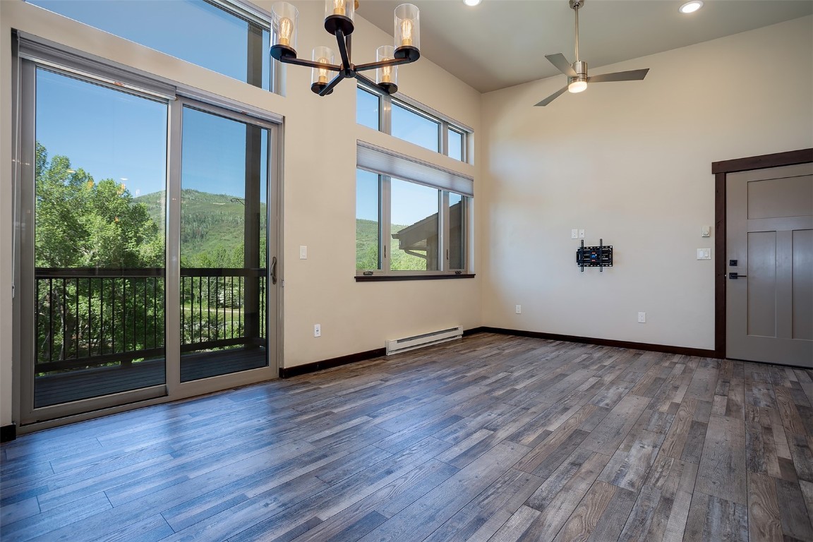 320 Fox Springs CIRCLE 302