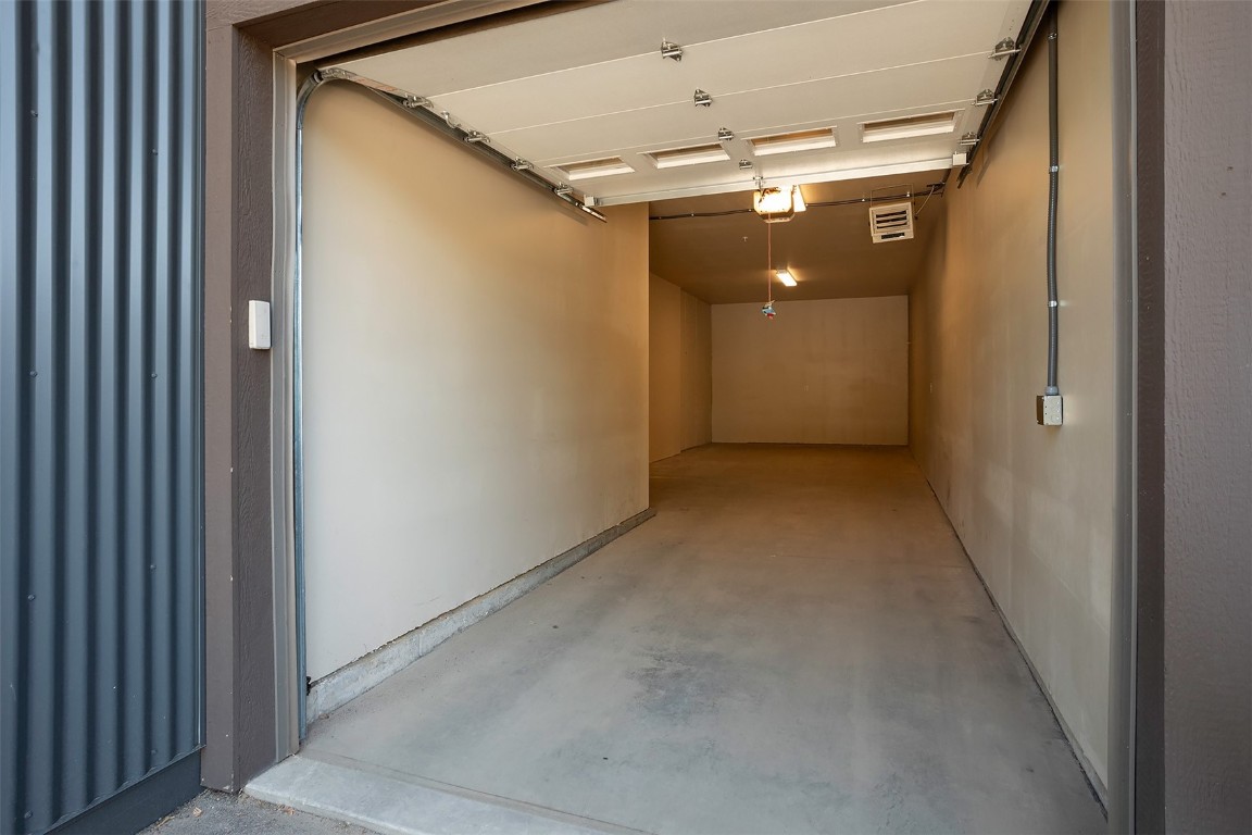 320 Fox Springs CIRCLE 302