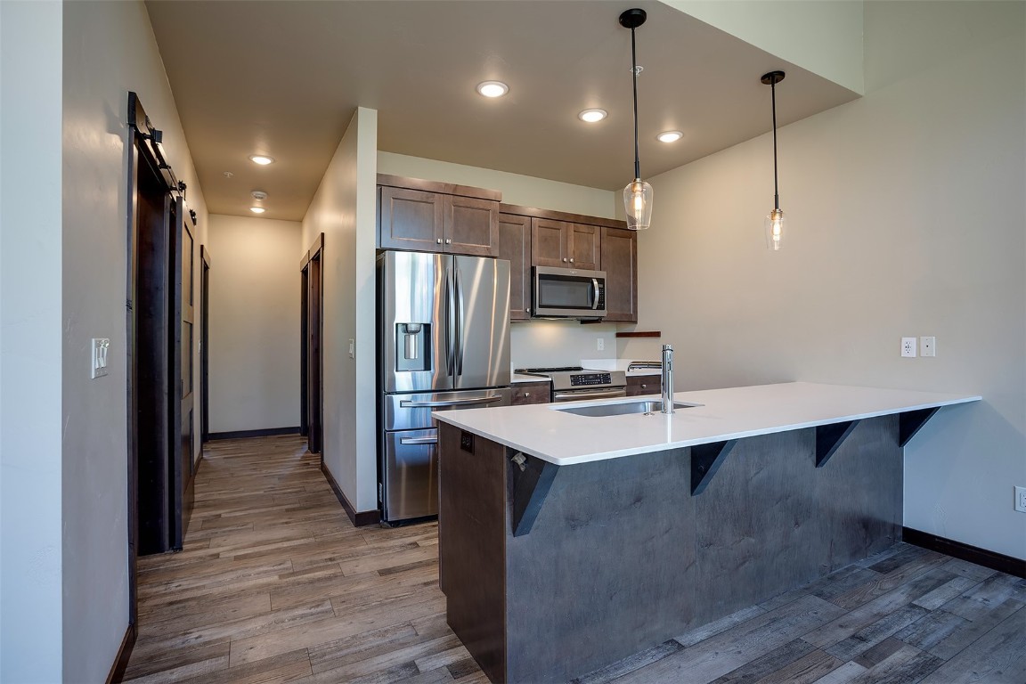 320 Fox Springs CIRCLE 302