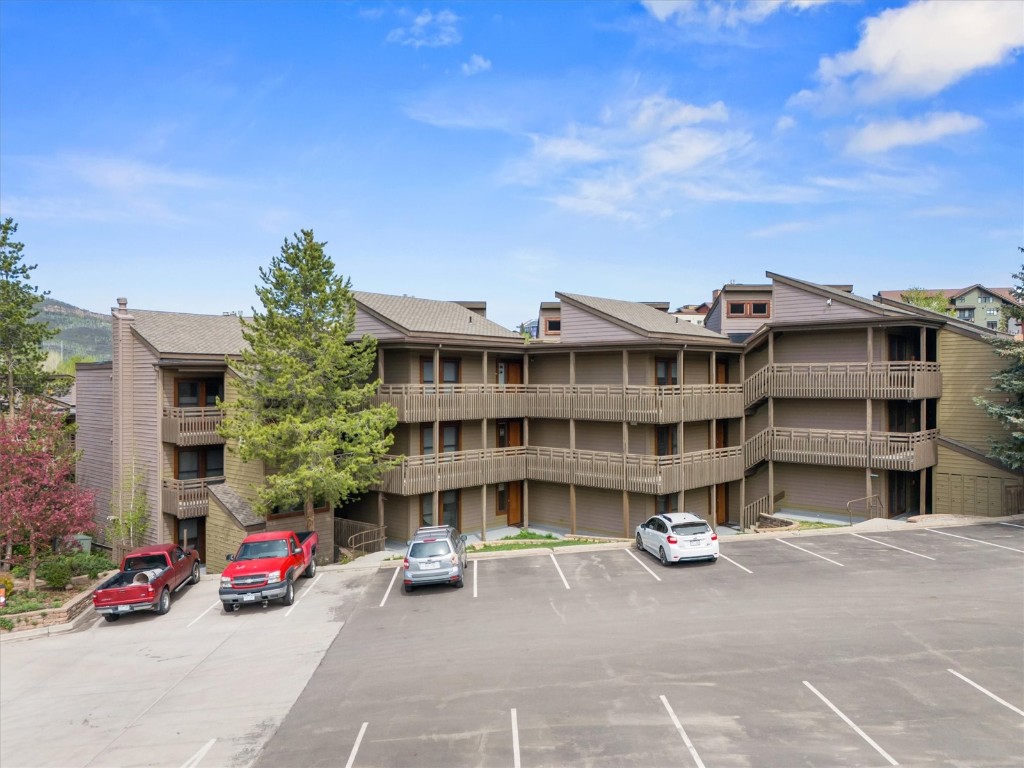 2700 Village DRIVE 301