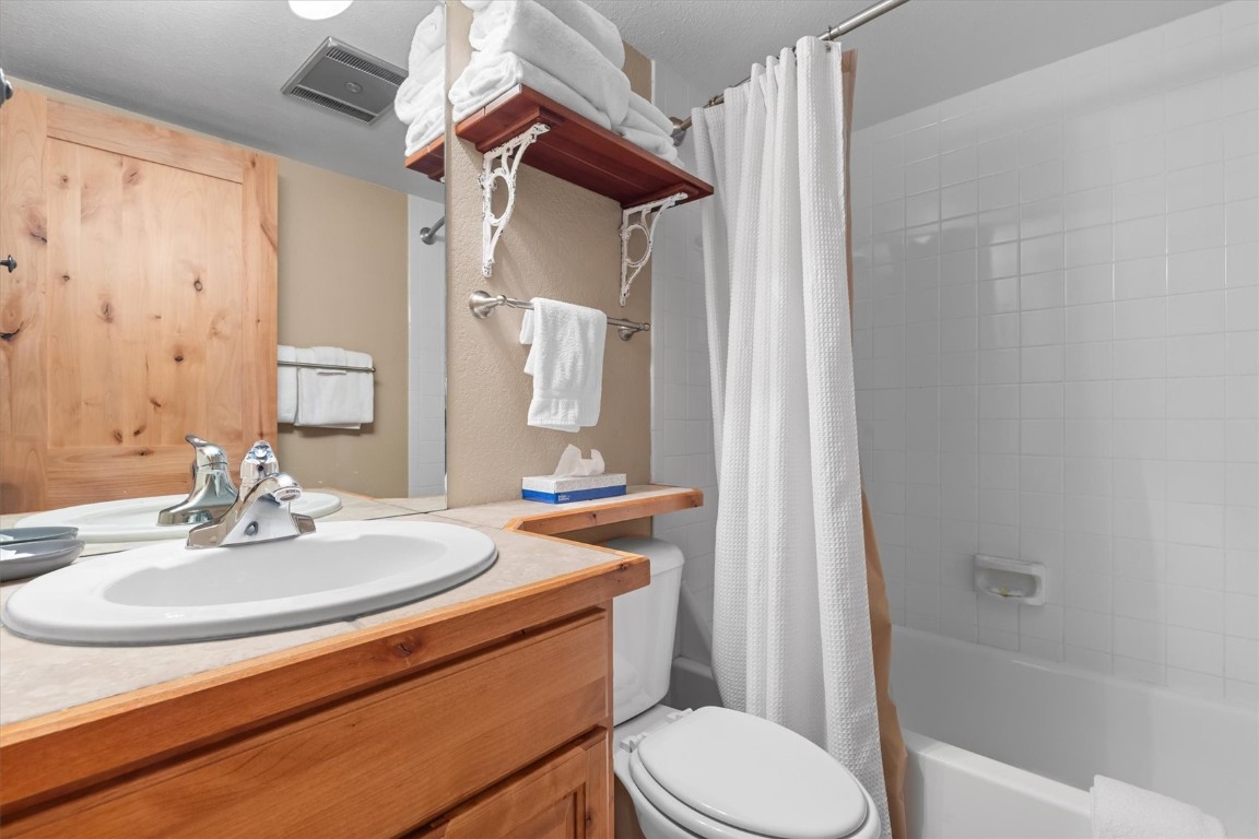 2700 Village DRIVE 301