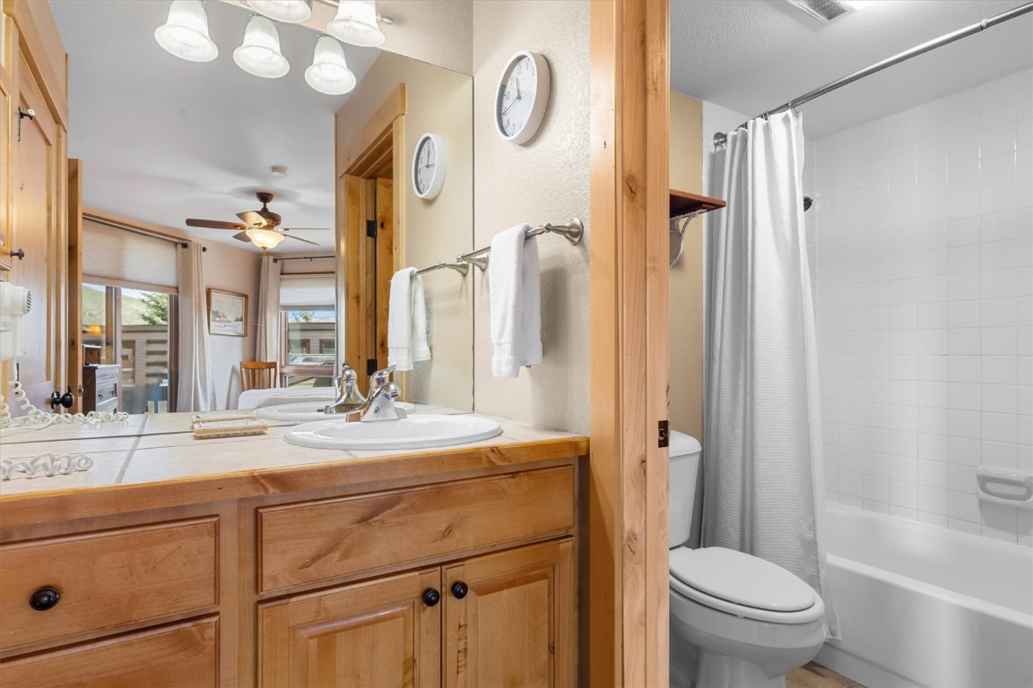 2700 Village DRIVE 301