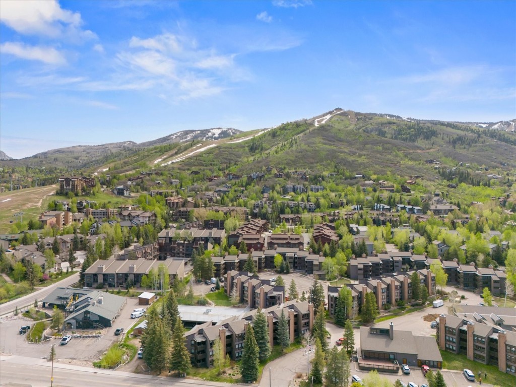 2700 Village DRIVE 301