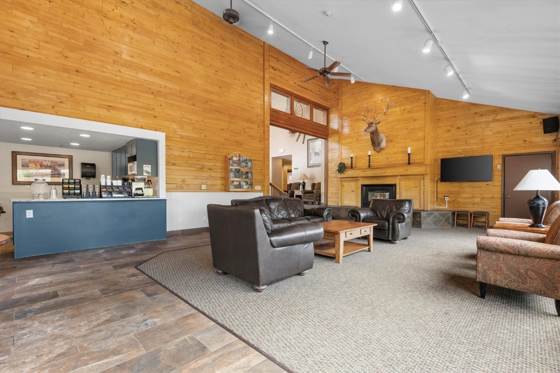 2700 Village DRIVE 301
