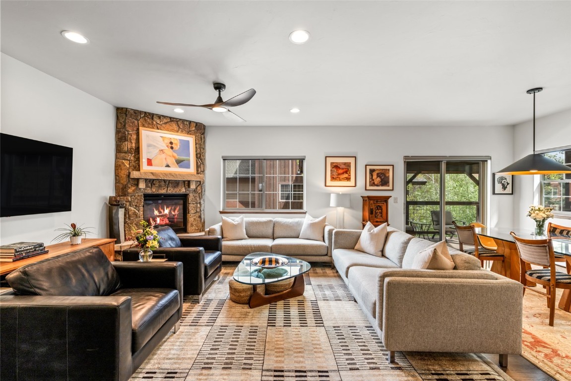 459 Willett Heights COURT