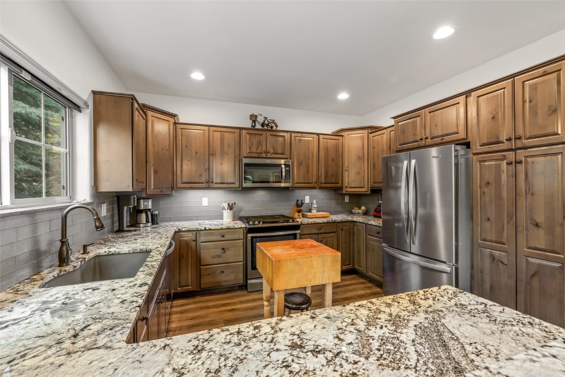 459 Willett Heights COURT