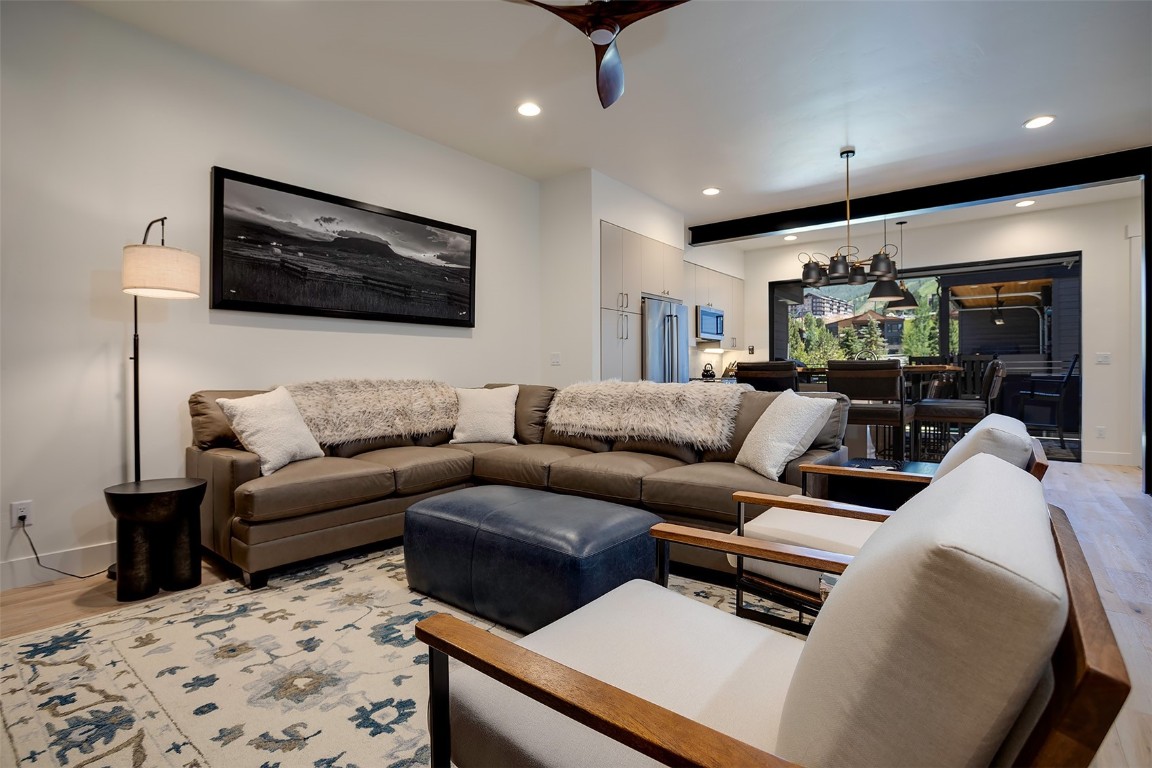 2404 Cattle Kate CIRCLE 21