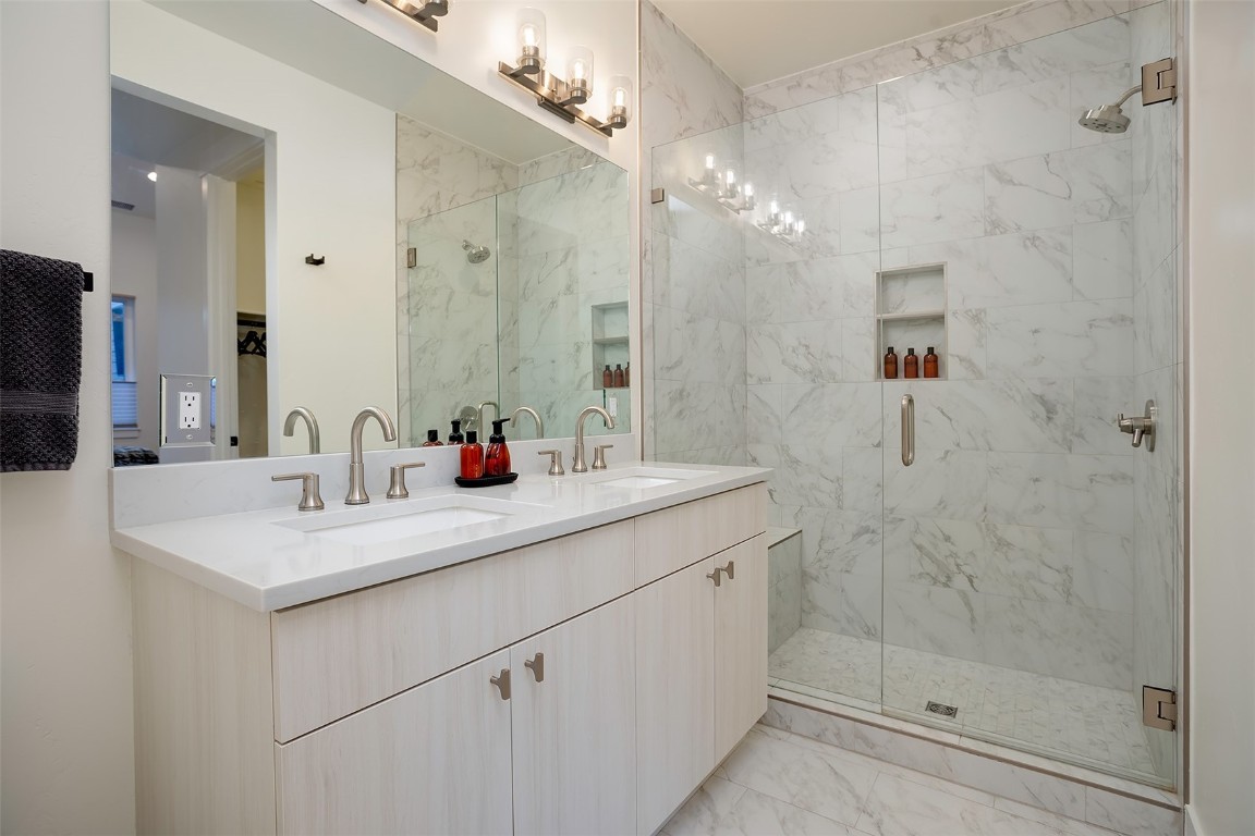 2404 Cattle Kate CIRCLE 21