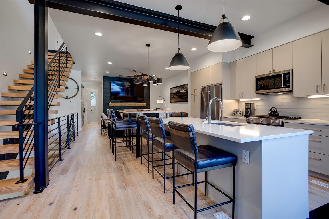 2404 Cattle Kate CIRCLE 21