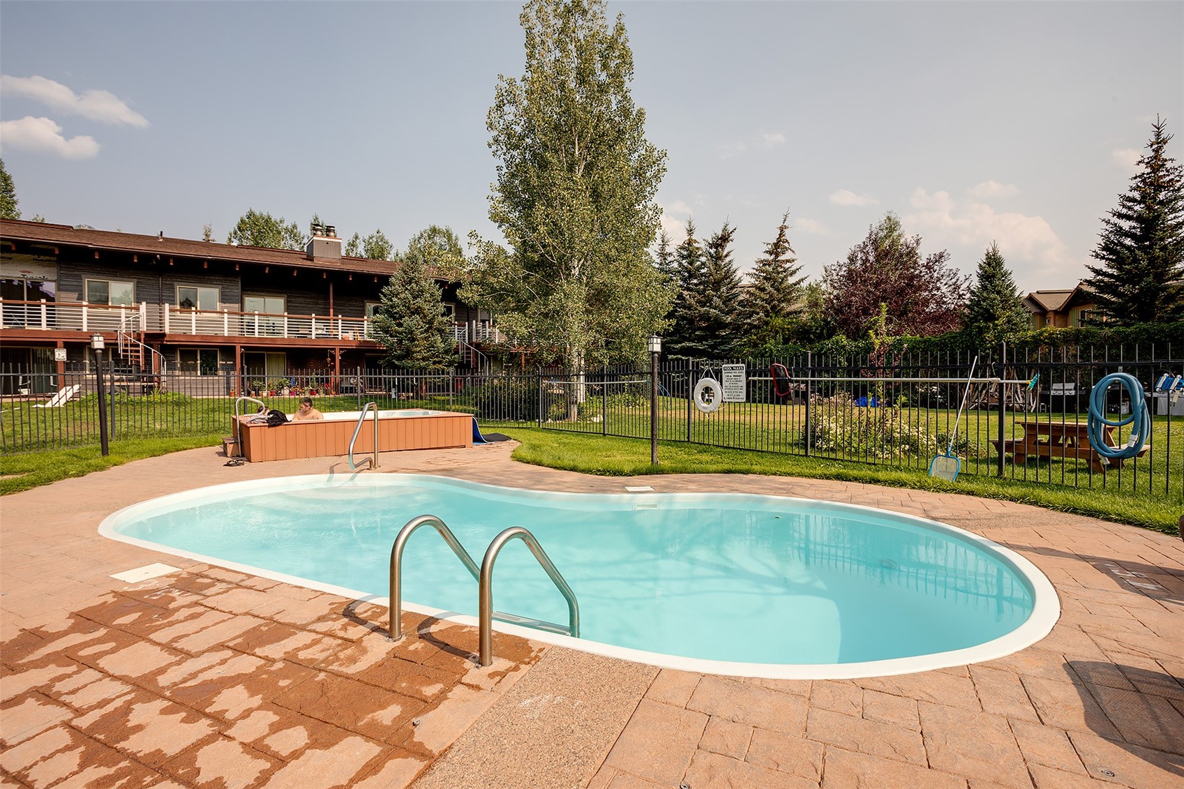 1335 Walton Creek ROAD 27