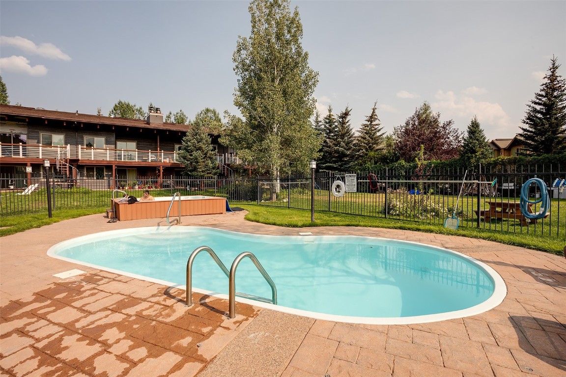 1335 Walton Creek ROAD 27