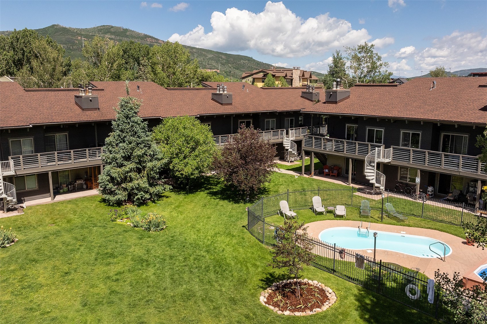 1335 Walton Creek ROAD 27